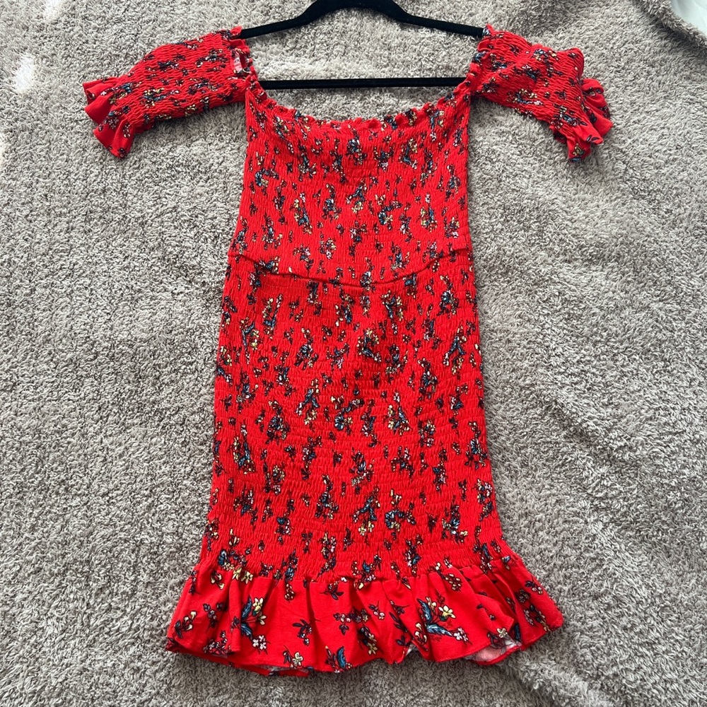 Bodycon, coral, floral dress.